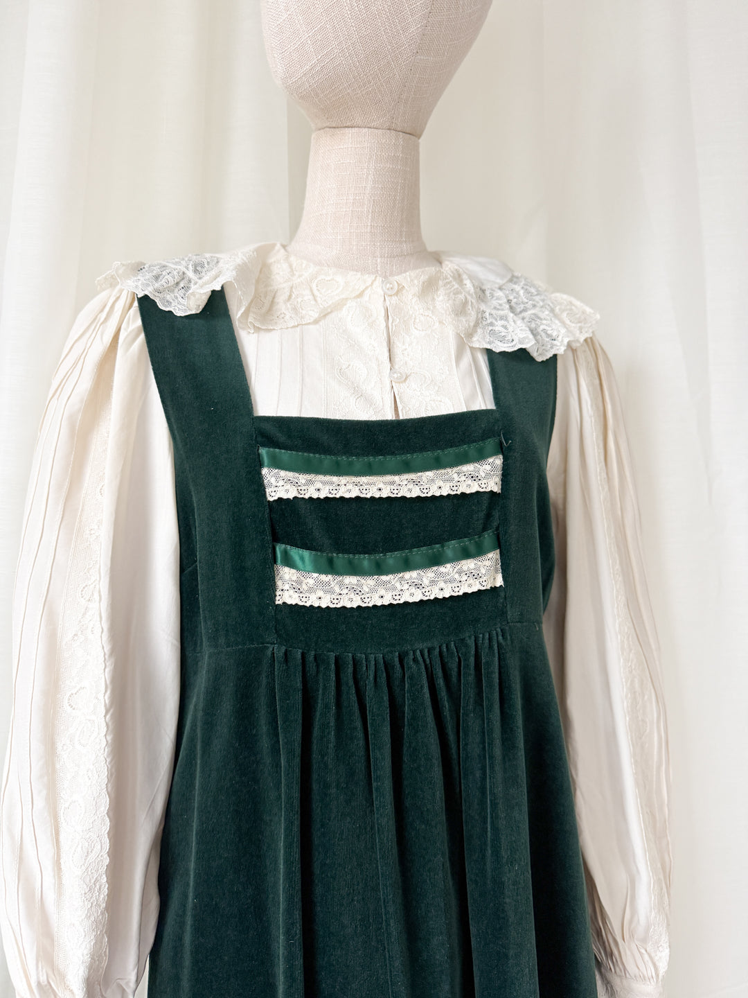STUNNING 1970S GREEN VELVET MARION DONALDSON PINAFORE MAXI DRESS