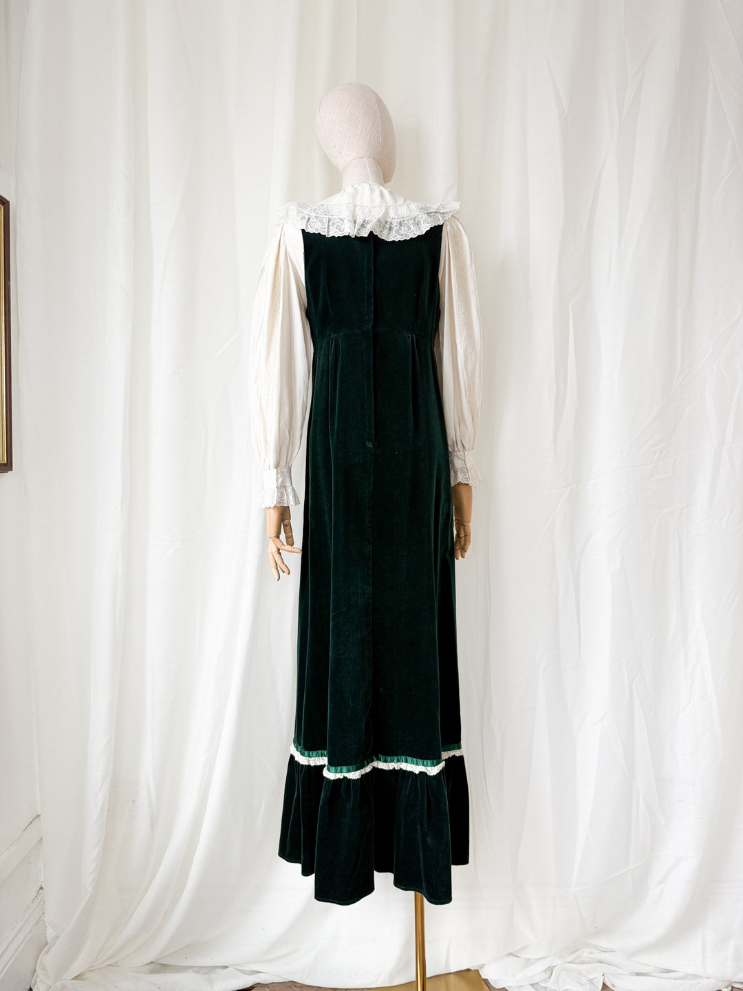 STUNNING 1970S GREEN VELVET MARION DONALDSON PINAFORE MAXI DRESS