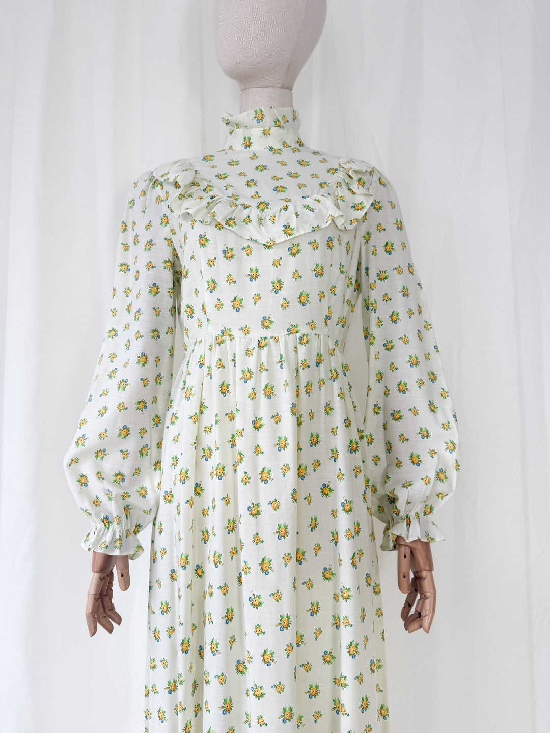 Delicate Beautiful 1970s Floral Cotton Maxi Dress