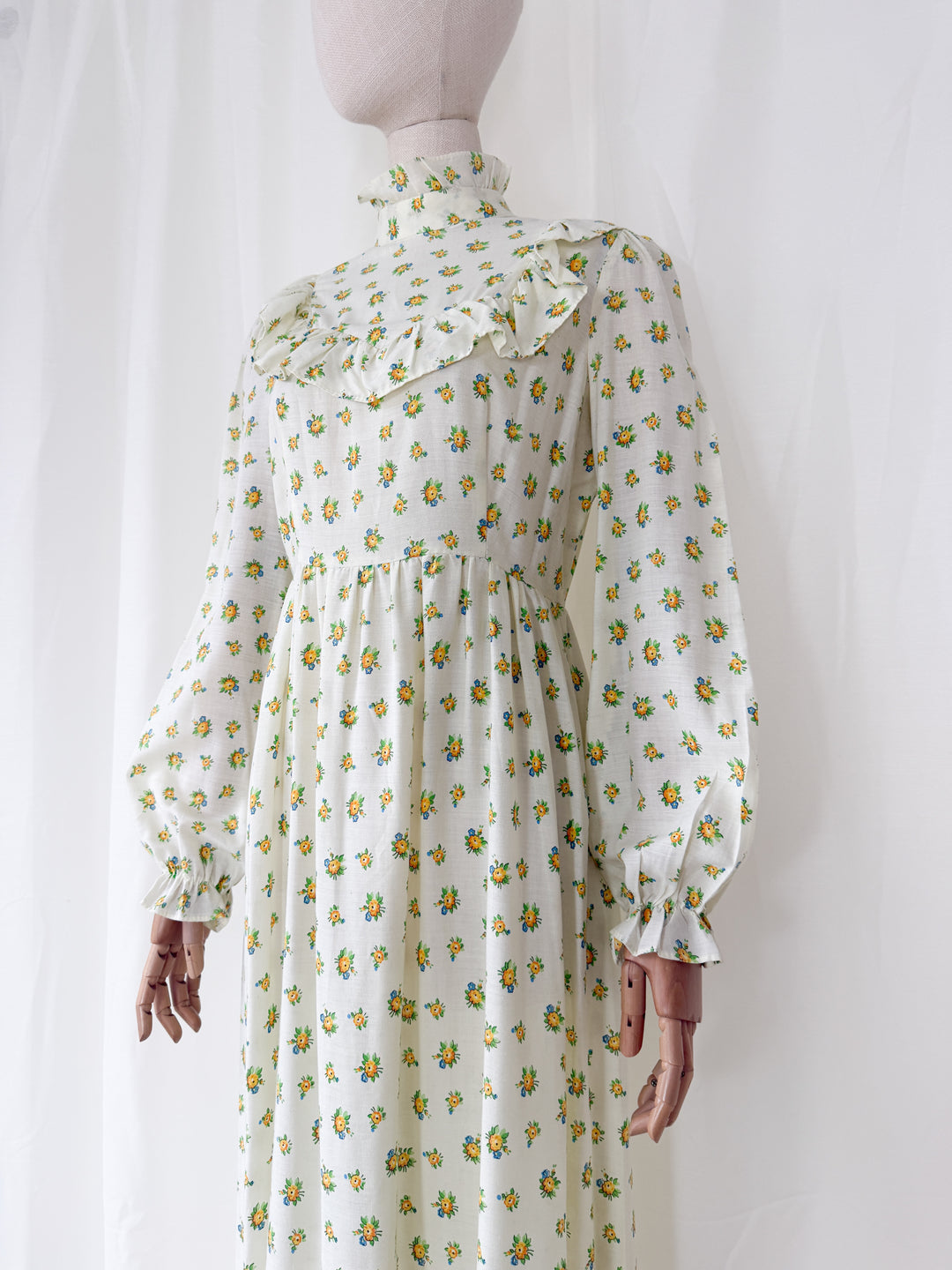 Delicate Beautiful 1970s Floral Cotton Maxi Dress