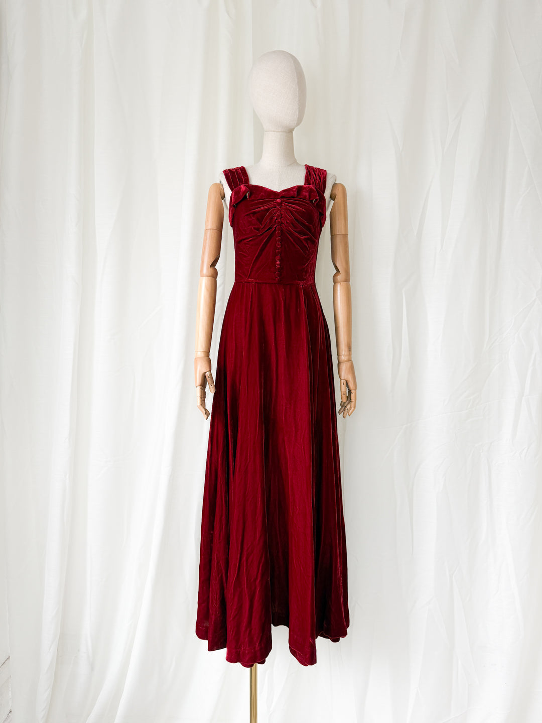 OTHERWORLDLY 1930S 1940S RED SILK VELVET DRESS AND JACKET SET