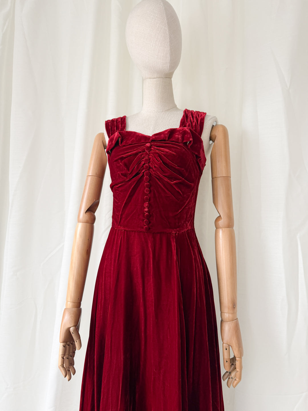 OTHERWORLDLY 1930S 1940S RED SILK VELVET DRESS AND JACKET SET