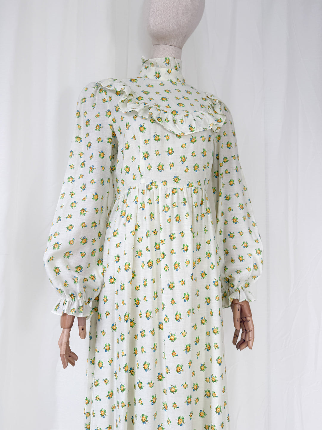 Delicate Beautiful 1970s Floral Cotton Maxi Dress