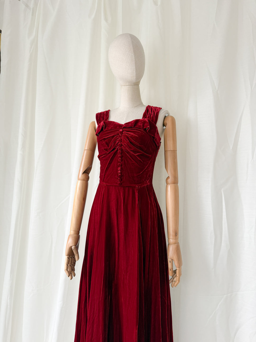 OTHERWORLDLY 1930S 1940S RED SILK VELVET DRESS AND JACKET SET
