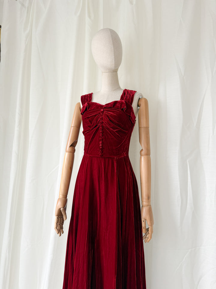 OTHERWORLDLY 1930S 1940S RED SILK VELVET DRESS AND JACKET SET