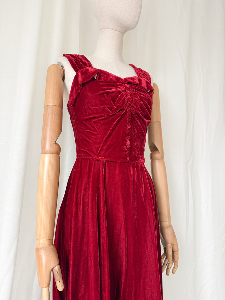 OTHERWORLDLY 1930S 1940S RED SILK VELVET DRESS AND JACKET SET