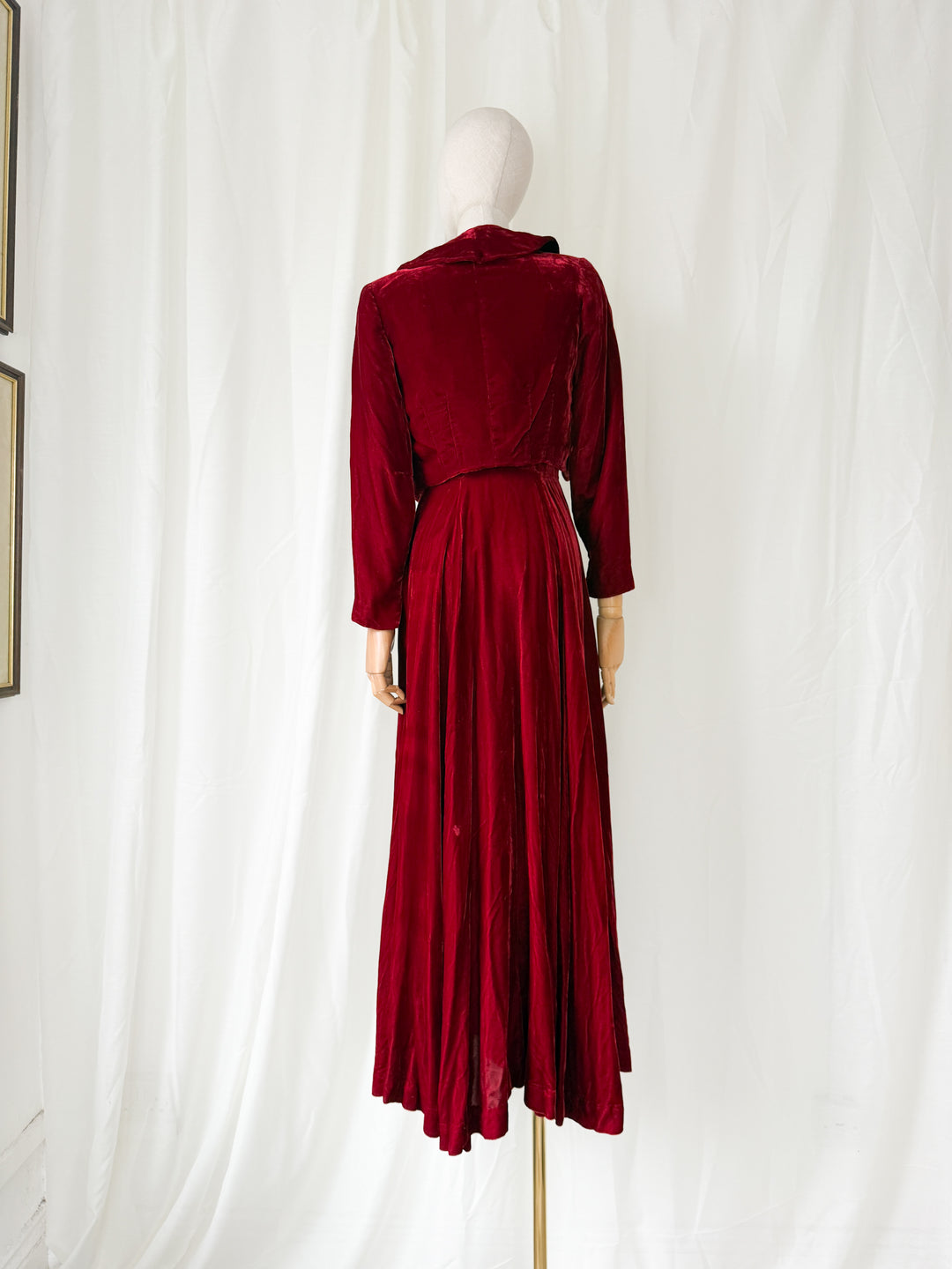 OTHERWORLDLY 1930S 1940S RED SILK VELVET DRESS AND JACKET SET