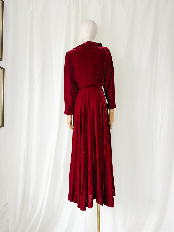 OTHERWORLDLY 1930S 1940S RED SILK VELVET DRESS AND JACKET SET