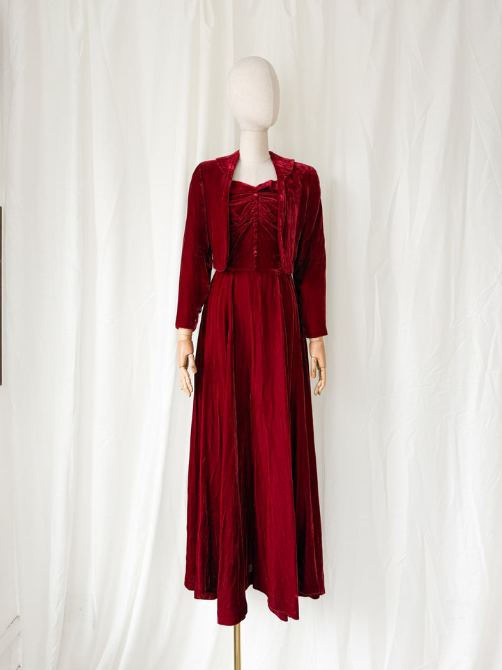 OTHERWORLDLY 1930S 1940S RED SILK VELVET DRESS AND JACKET SET
