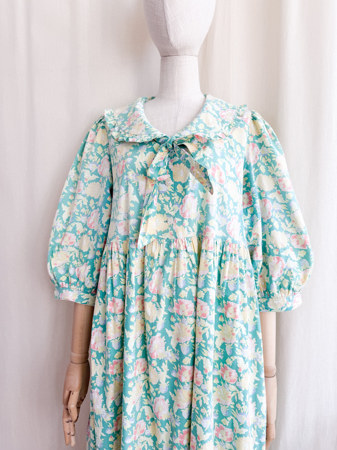 Insane 80s Oversized Smock Floral Cotton Midi Dress by Laura Ashley