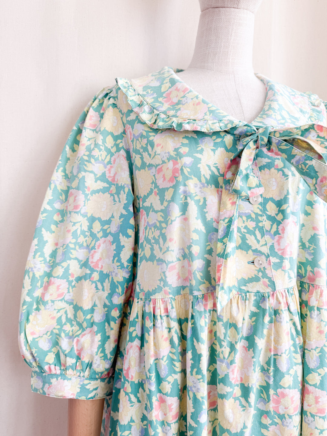 Insane 80s Oversized Smock Floral Cotton Midi Dress by Laura Ashley