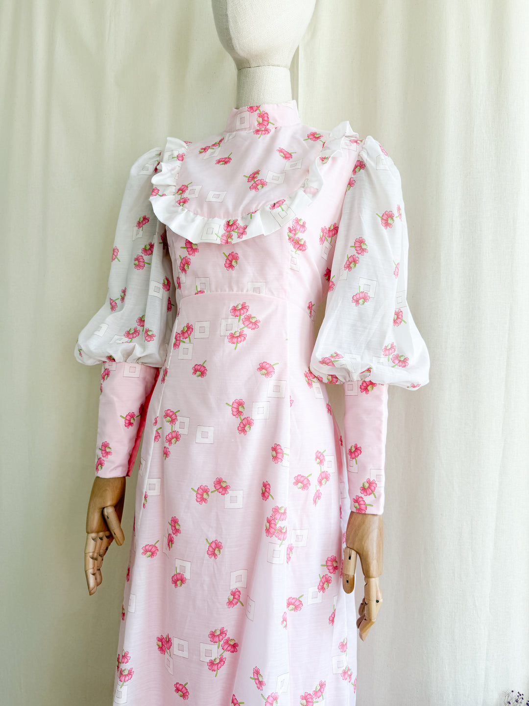 Adorable 70s Pink Floral Cotton Mutton Sleeve Maxi Dress
