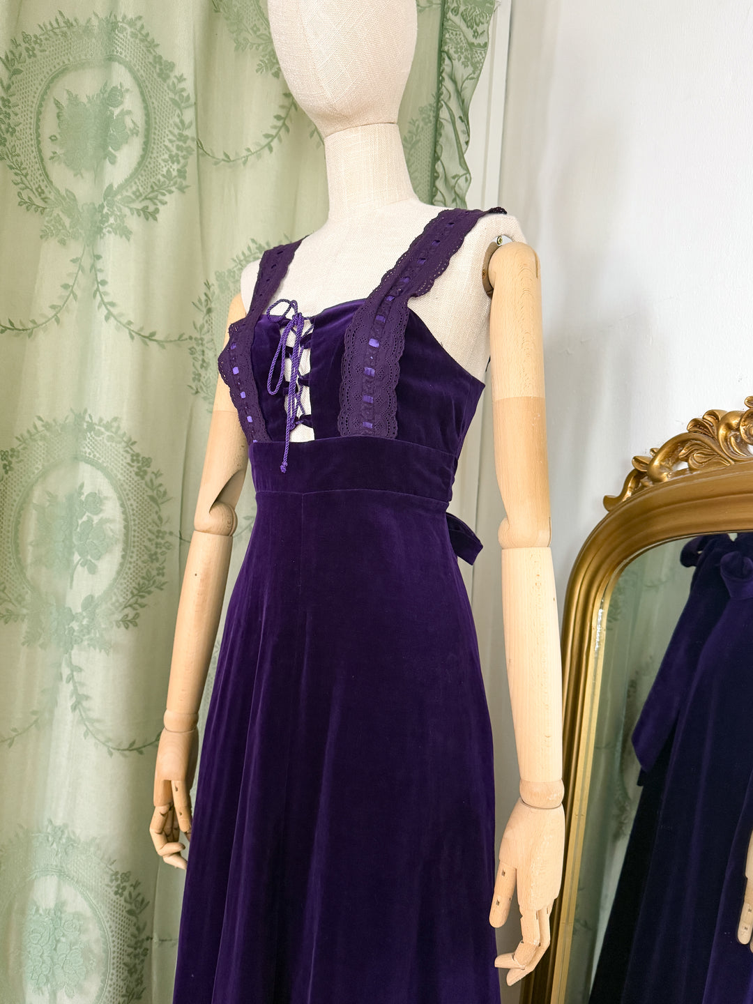 MYSTIQUE ~ HOLY GRAIL RARE 1970S EARLYBIRD PURPLE VELVET MAXI DRESS