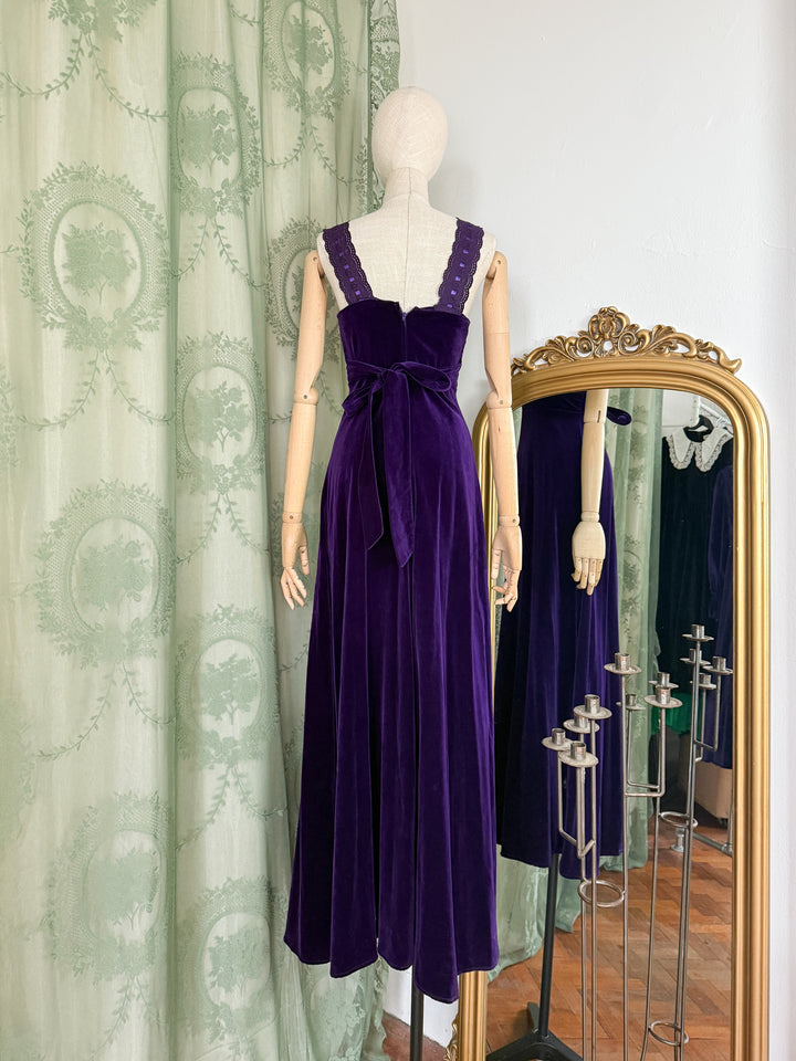 MYSTIQUE ~ HOLY GRAIL RARE 1970S EARLYBIRD PURPLE VELVET MAXI DRESS