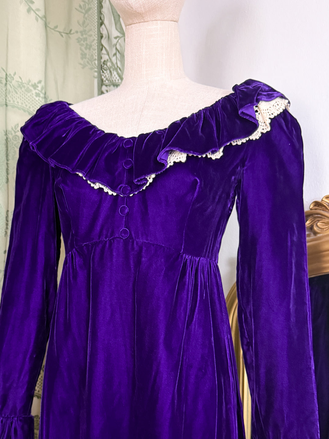 CELESTE ~ PRECIOUS RARE 1970S PURPLE VELVET LORRIE DEB MAXI DRESS