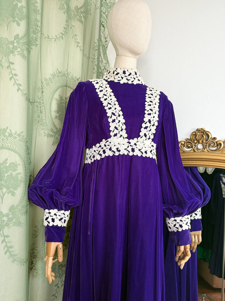 AURORA ~ INCREDIBLE RARE MEDIEVAL REVIVAL LATE 1960S VELVET MAXI DRESS