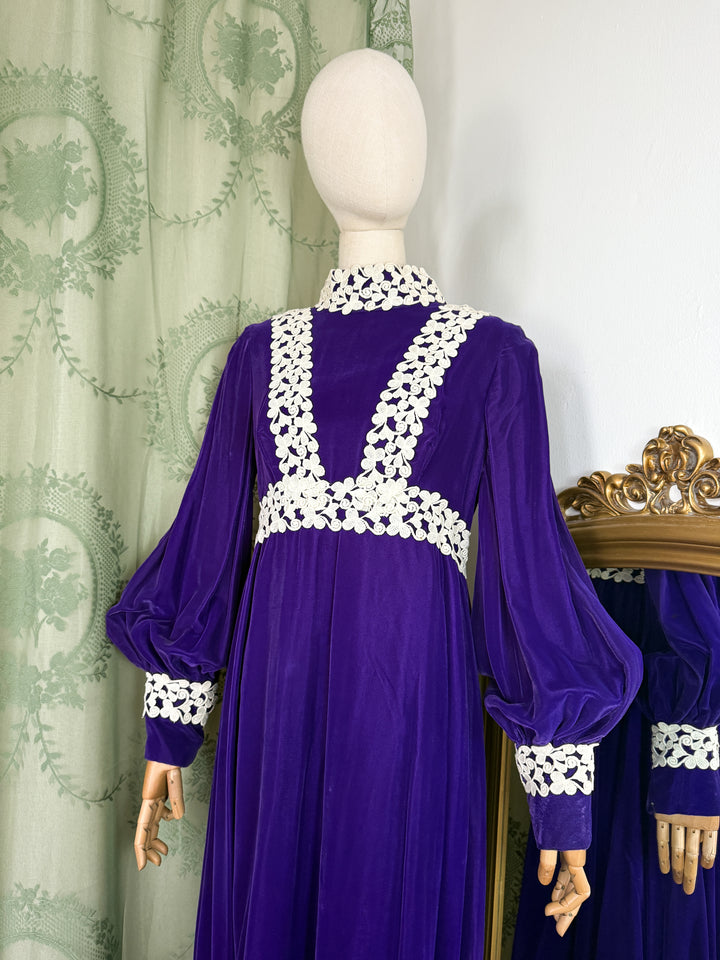 AURORA ~ INCREDIBLE RARE MEDIEVAL REVIVAL LATE 1960S VELVET MAXI DRESS