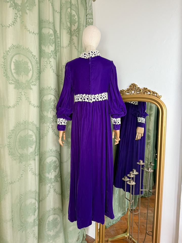 AURORA ~ INCREDIBLE RARE MEDIEVAL REVIVAL LATE 1960S VELVET MAXI DRESS