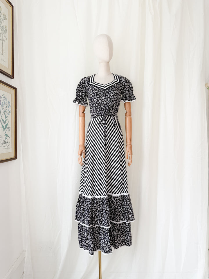 Beautiful 1970s Monochrome Black Chevron Cotton Maxi Dress