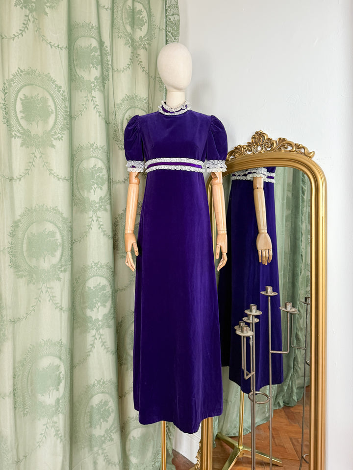 SABRINA ~ ADORABLE HAUNTING LATE 1960S JOHN CHARLES PURPLE VELVET MAXI DRESS
