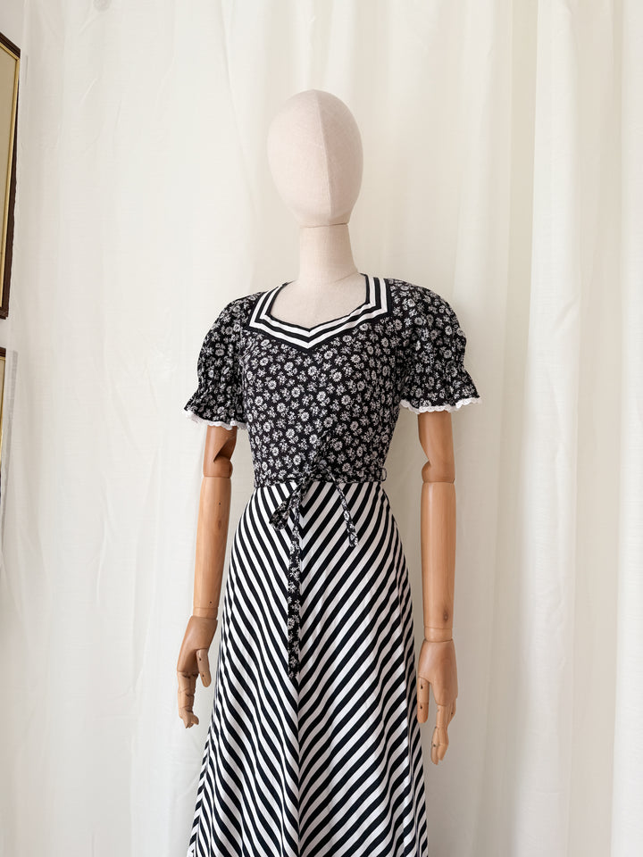Beautiful 1970s Monochrome Black Chevron Cotton Maxi Dress