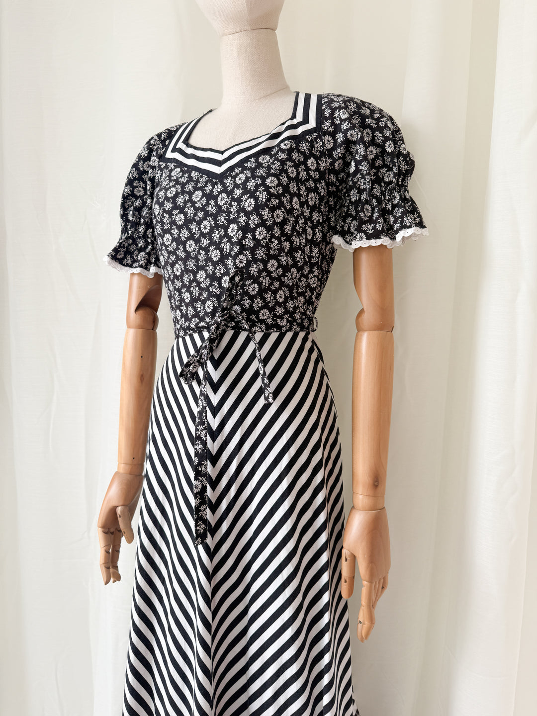 Beautiful 1970s Monochrome Black Chevron Cotton Maxi Dress