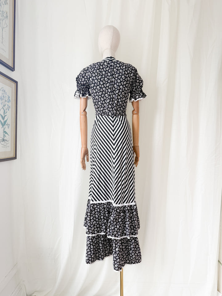 Beautiful 1970s Monochrome Black Chevron Cotton Maxi Dress
