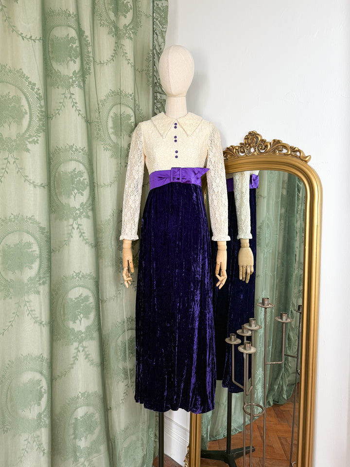 ENDORA ~ BEAUTIFUL RARE LATE 1960S VELVET AND LACE MAXI DRESS