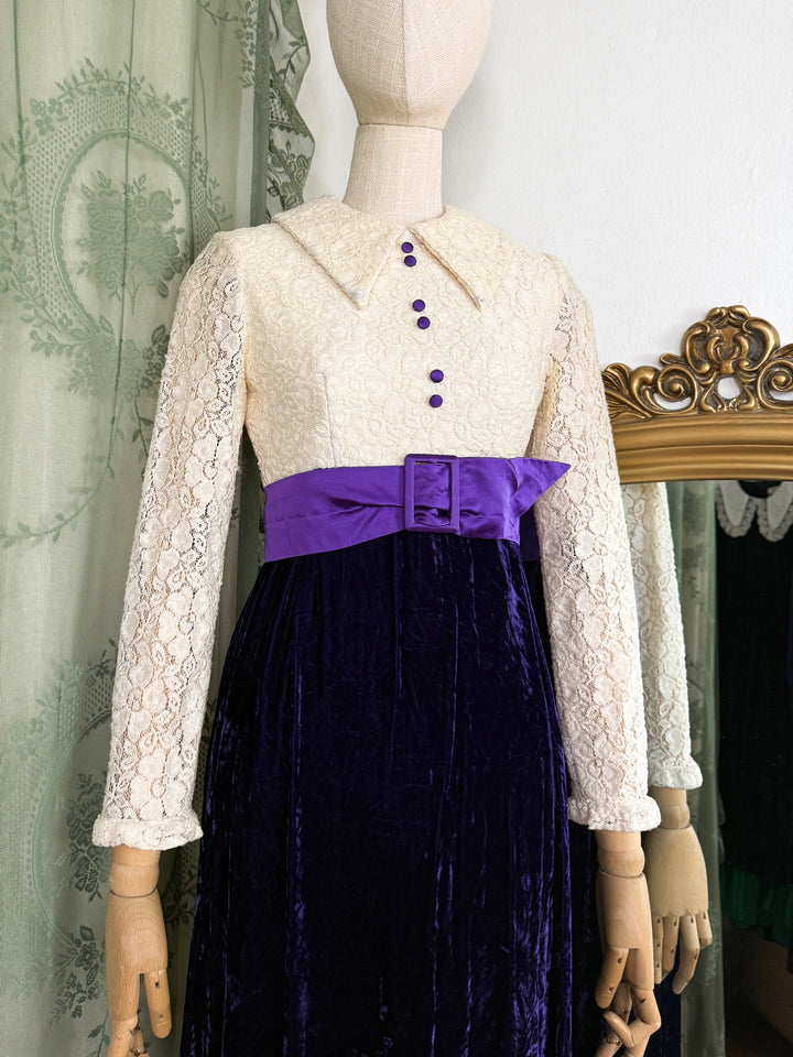 ENDORA ~ BEAUTIFUL RARE LATE 1960S VELVET AND LACE MAXI DRESS