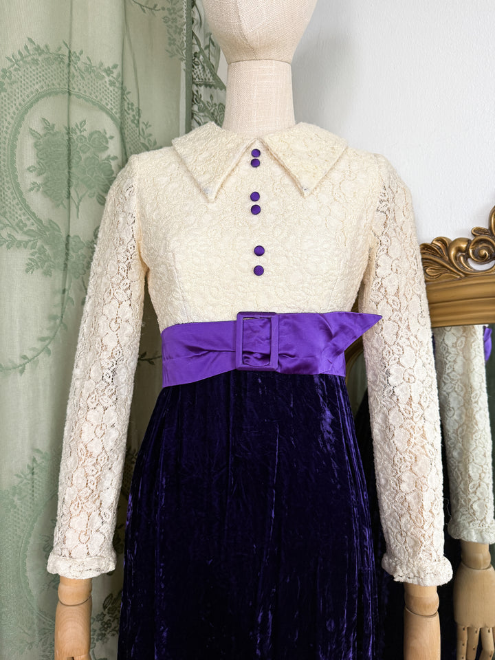 ENDORA ~ BEAUTIFUL RARE LATE 1960S VELVET AND LACE MAXI DRESS