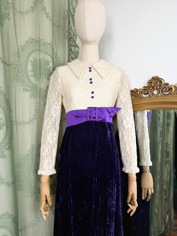 ENDORA ~ BEAUTIFUL RARE LATE 1960S VELVET AND LACE MAXI DRESS