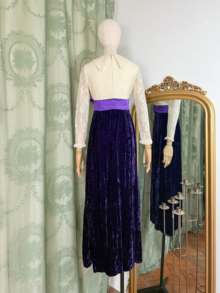 ENDORA ~ BEAUTIFUL RARE LATE 1960S VELVET AND LACE MAXI DRESS