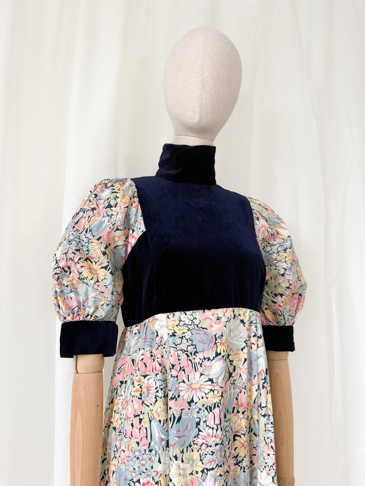 Beautiful Rare Velvet Bodice Floral Cotton 70s Maxi Dress