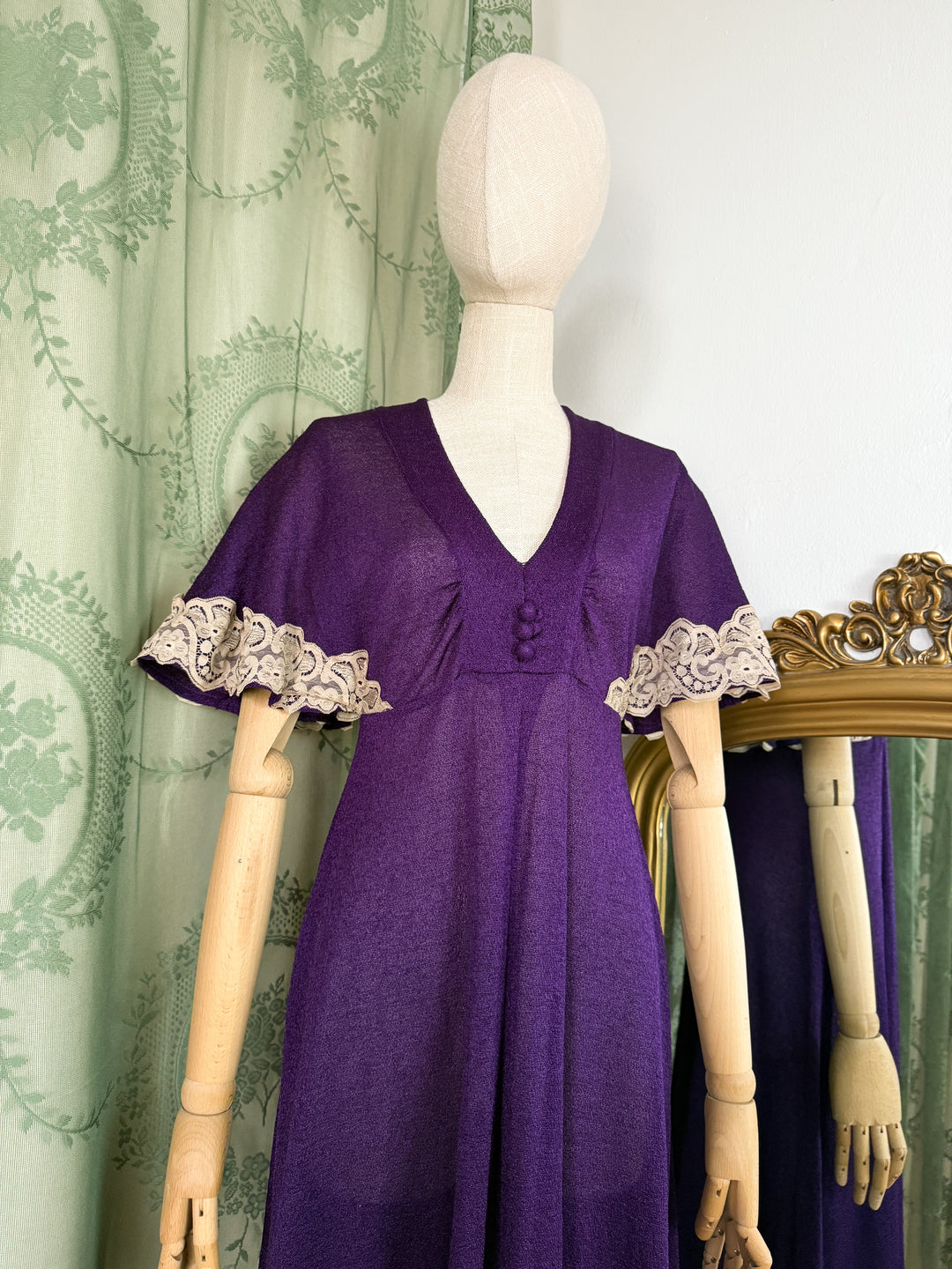 AURORE ~ GORGEOUS 1970S LACE TRIMMED PURPLE MAXI DRESS