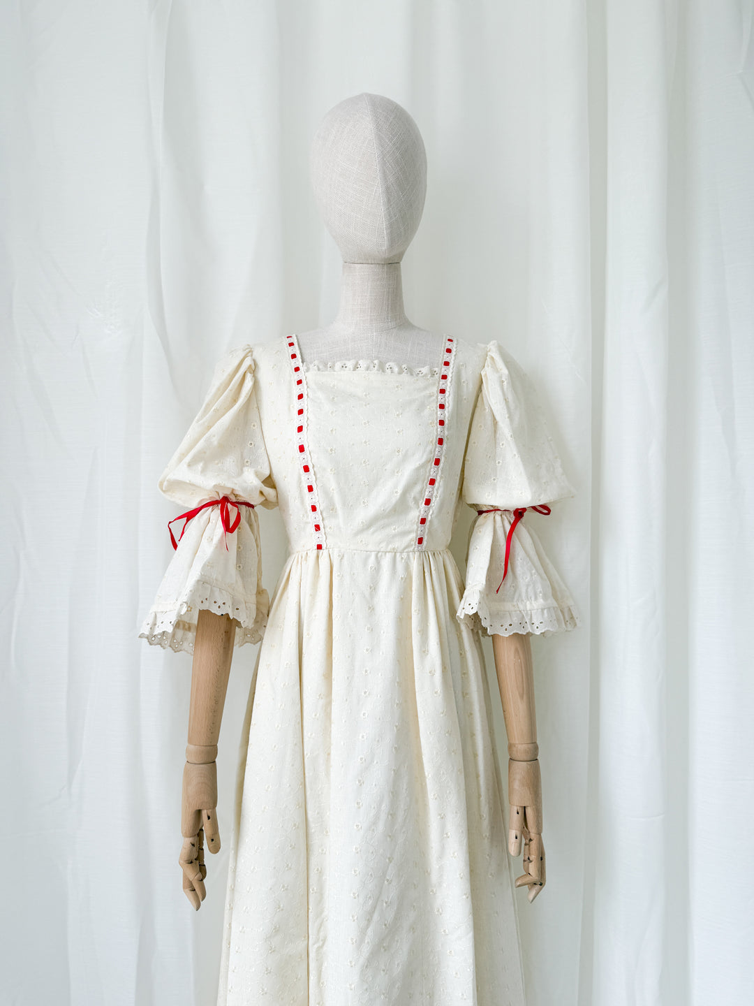 Absolutely Stunning 1970s Broderie Anglaise Cotton Maxi Dress