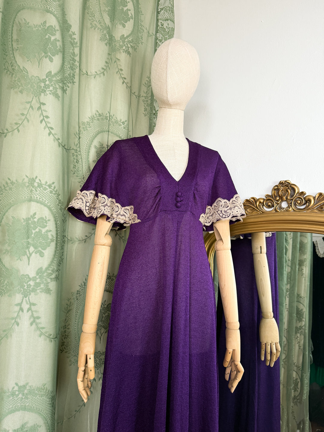 AURORE ~ GORGEOUS 1970S LACE TRIMMED PURPLE MAXI DRESS