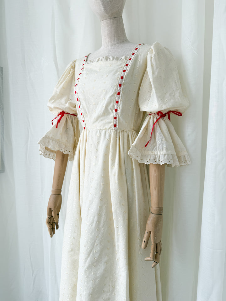 Absolutely Stunning 1970s Broderie Anglaise Cotton Maxi Dress
