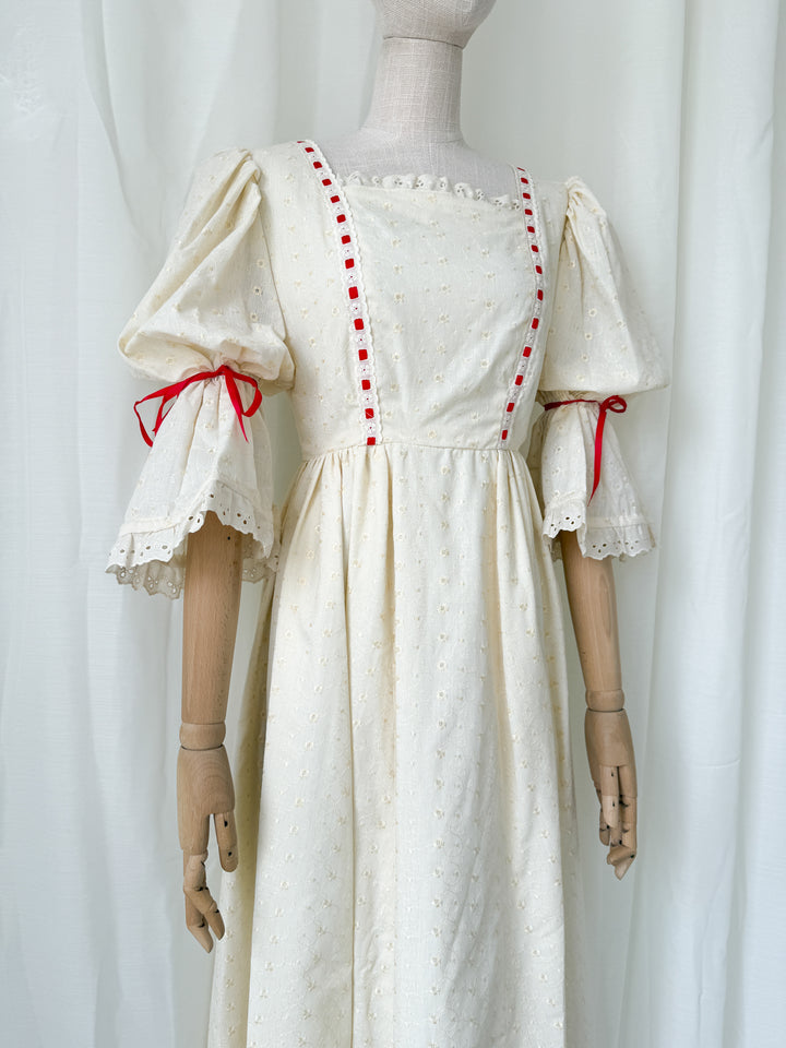 Absolutely Stunning 1970s Broderie Anglaise Cotton Maxi Dress