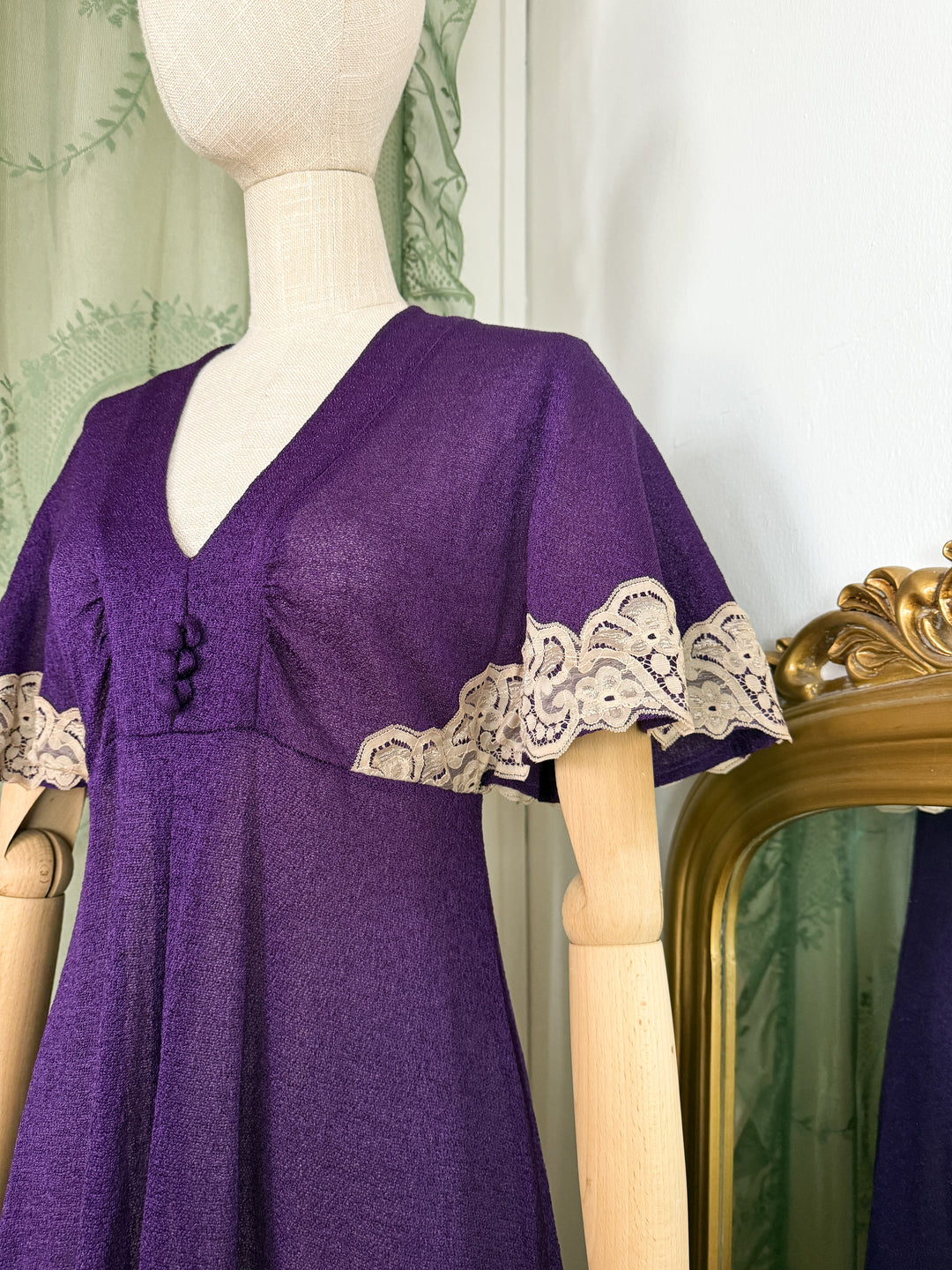 AURORE ~ GORGEOUS 1970S LACE TRIMMED PURPLE MAXI DRESS