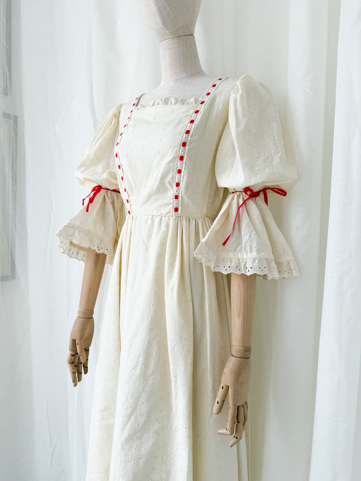 Absolutely Stunning 1970s Broderie Anglaise Cotton Maxi Dress