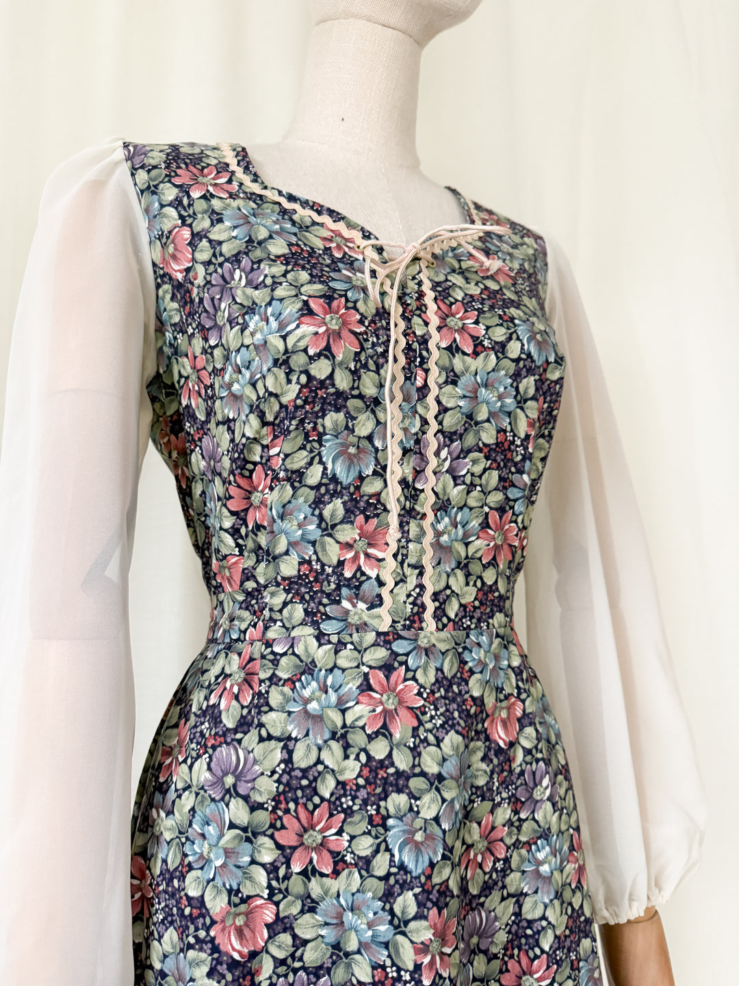 Romantic 70s Floral Cotton Eyelet Bodice Prairie Dress