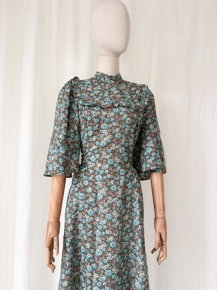 Stunning 70s Floral Cotton Blend English Lady Maxi Dress