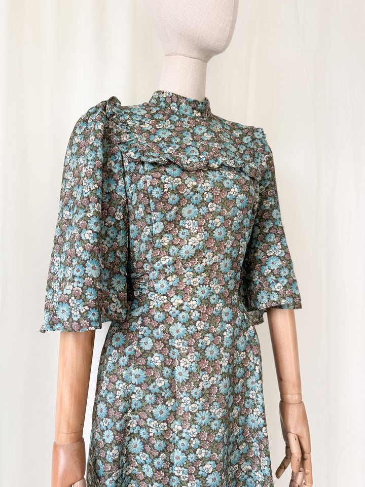 Stunning 70s Floral Cotton Blend English Lady Maxi Dress