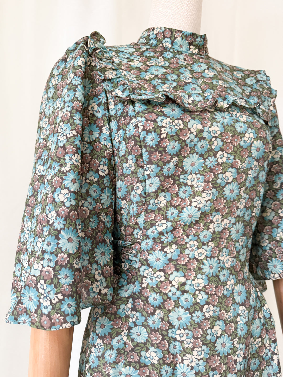 Stunning 70s Floral Cotton Blend English Lady Maxi Dress