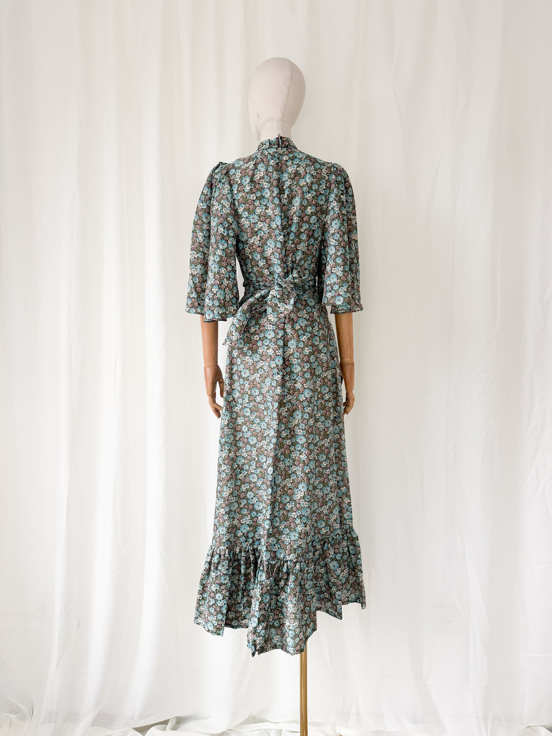 Stunning 70s Floral Cotton Blend English Lady Maxi Dress