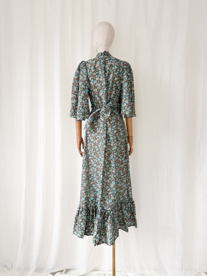 Stunning 70s Floral Cotton Blend English Lady Maxi Dress