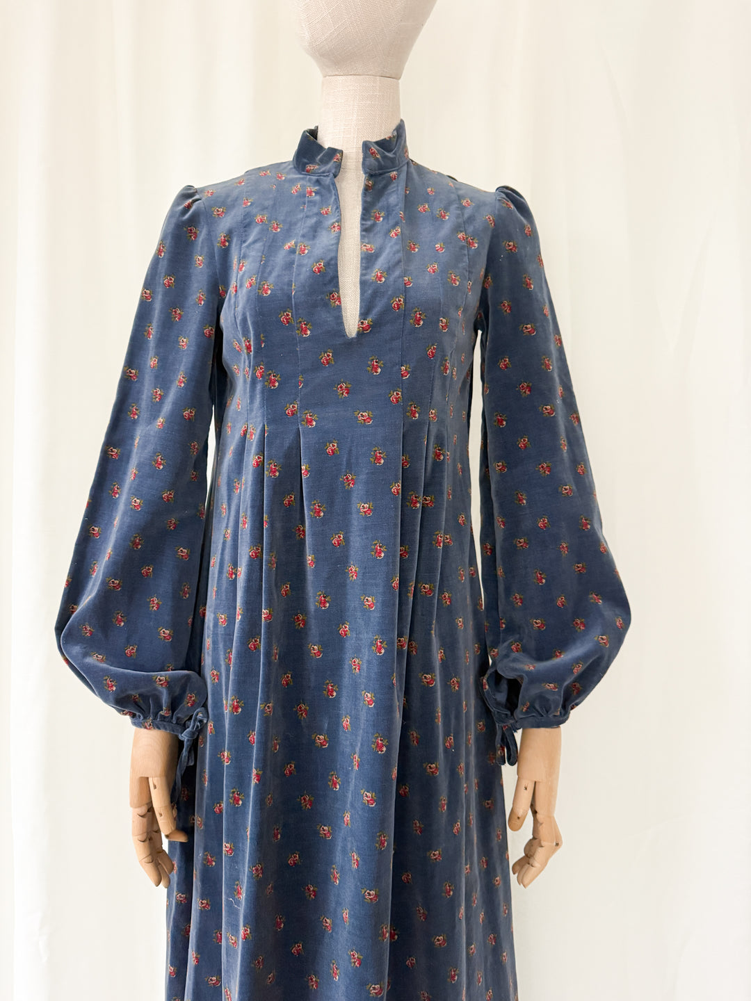 Divine Rare Breathtaking 70s Blue Velvet Maxi Smock Dress by Jebina