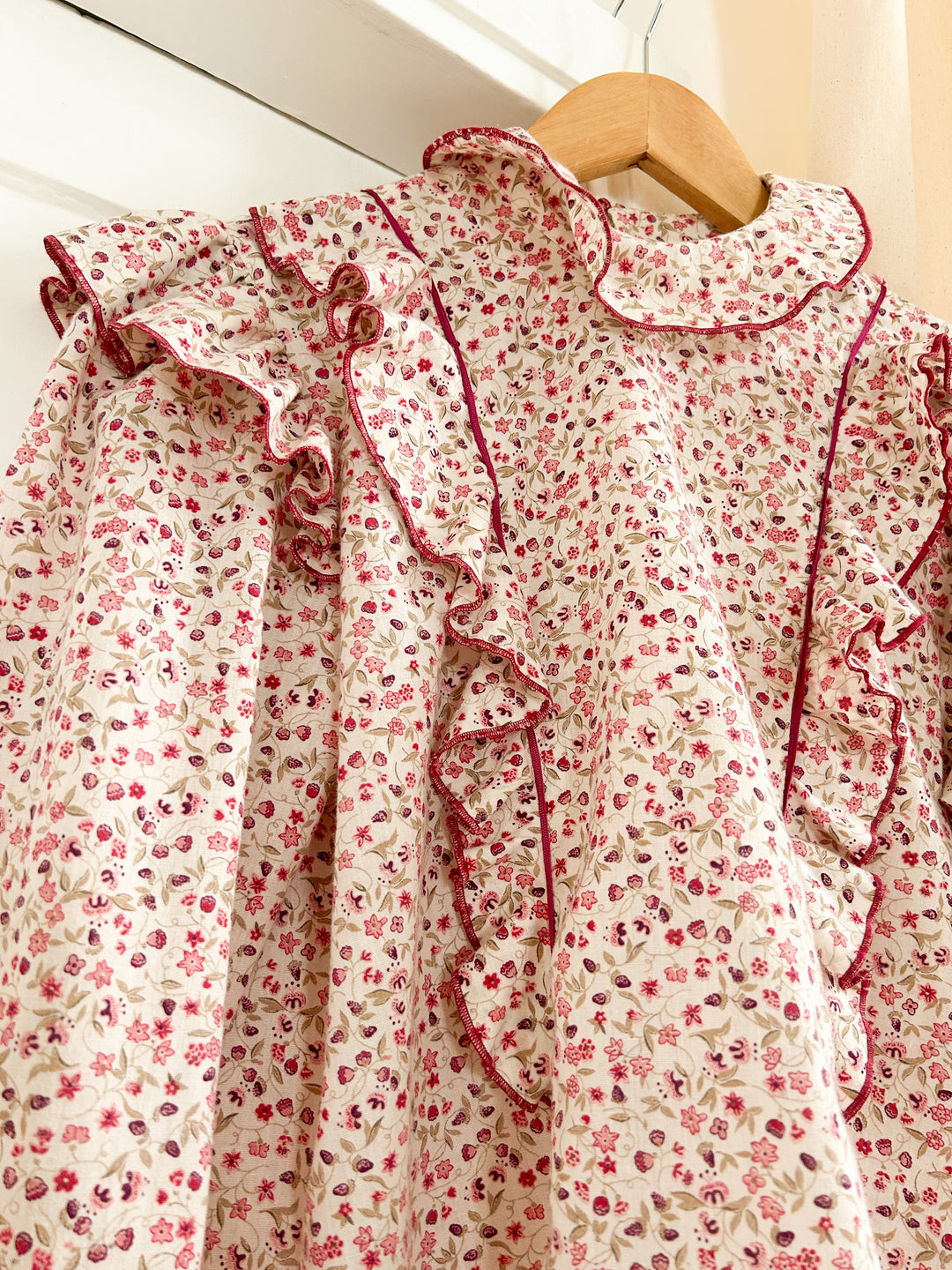 Daphne floral cotton frilly 70s blouse