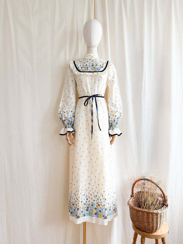 Adorable 70s Frill Yoke Floral Cotton Maxi Dress