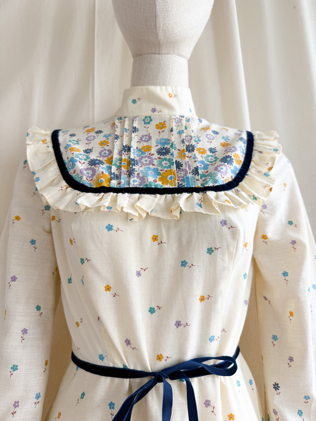 Adorable 70s Frill Yoke Floral Cotton Maxi Dress